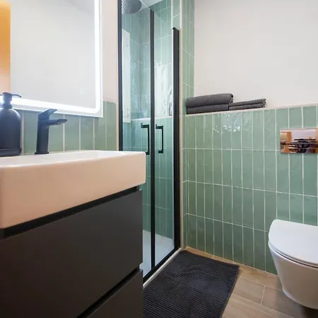 Tarracohomes-th04 Atico Con Terazza Privada En *